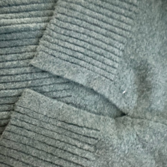 Nine West V-Neck Tunic Cozy Relaxed Fit Green V-Neck Sweater with Side Slit, s L - Picture 6 of 6